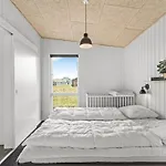 Ilindenka - 500m From The Sea By Interhome