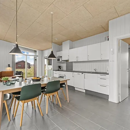 Vakantiehuis Ilindenka - 500m From The Sea By Interhome *
