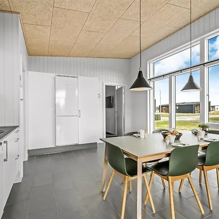 Ilindenka - 500m From The Sea By Interhome Feriehus *