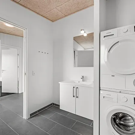 Ilindenka - 500m From The Sea By Interhome